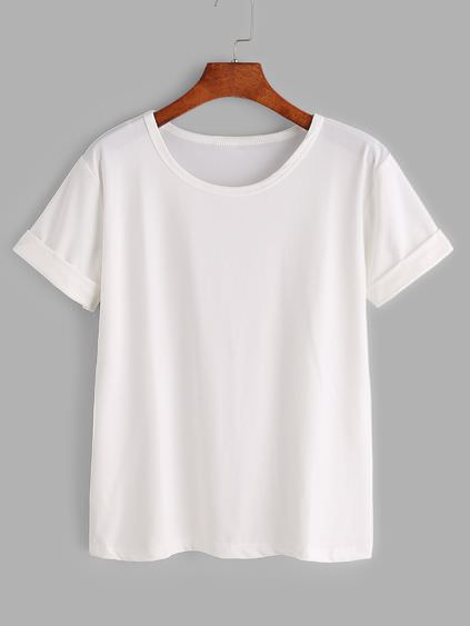 Почему белая футболка — незаменимый элемент гардероба?